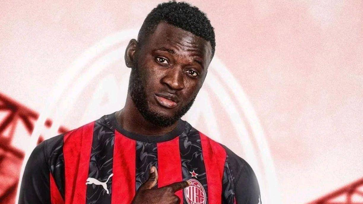 爱游戏网站 -关于里程碑夜！AC米兰状态回暖，德甲关键时刻刷纪录，压力陡增，球探报告显示潜力的信息