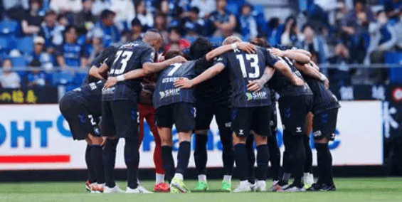 爱游戏入口 -包含里程碑夜!埃因霍温伤情更新,荷甲赛前刷纪录,底气十足,阵容厚度经受考验的词条